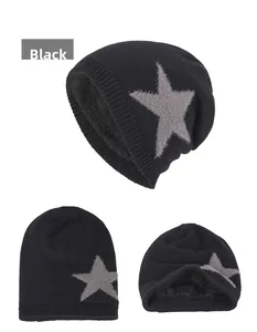 Vue détaillée de la doublure en peluche épaisse du bonnet tricoté à motif d'étoile