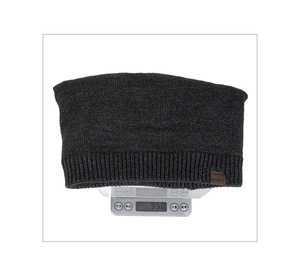 Weight measurement detail showing 95.0g for the thick knitted winter beanie hat