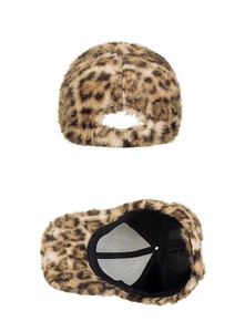 Détails de la casquette léopard en fausse fourrure avec boucle arrière et doublure