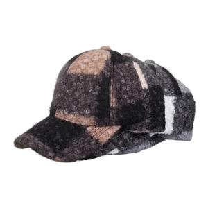 Fashionable color-block patchwork baseball cap in warm fleece for autumn and winter