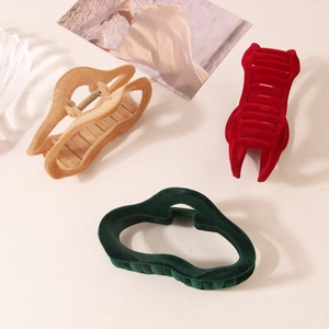 Eleganti mollette per capelli in velluto beige, rosso e verde con finitura vintage