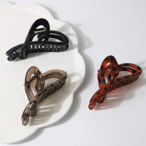 Lot de 3 pinces à cheveux en forme de cœur, coloris noir, ambre et écaille de tortue