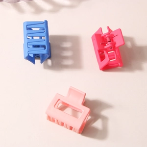 Lot de trois pinces à cheveux carrées mates de 4 cm en bleu, rose et rose pâle