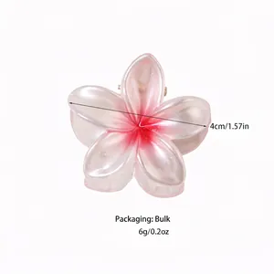 Pince à cheveux fleur nacrée de 4cm avec dégradé rose en résine et design très léger