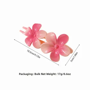 Detailansicht der rosa Blumen-Haarklammer mit Maßen 10,5 cm Länge und 5 cm Breite