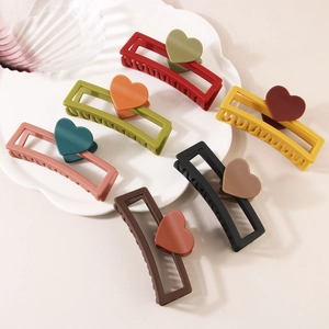 Korean Style Matte Heart Hair Claw Clip Large Nonslip Geometric Shark Clip For Women Elegant Contrast Color Hair Accessories
