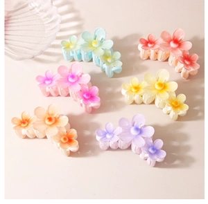 Pinces à cheveux florales en six couleurs avec pétales en dégradé et fini résine