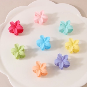 Set aus 8 bunten matten Blumen Haarklammern in verschiedenen Macaron Farben