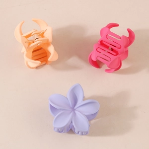 Dreiteiliges Set aus matten Haarspangen im koreanischen Stil mit Blumen und Geometrie