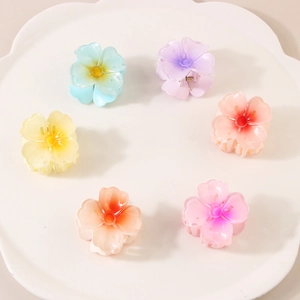 Small Flower Hair Claw Clip PS Material Gradient Petal Design Sweet Ponytail Holder Shark Clip For Women Daily Hair Accessories