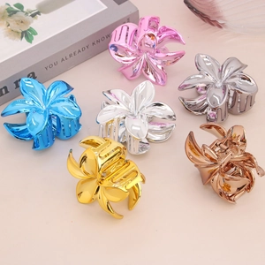 Pinces à cheveux élégantes en forme de fleur métallique en six couleurs brillantes