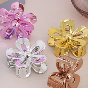 Elegant 3D flower hair claw clips in gold silver and rose gold metal finishes