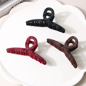 Three-piece set of 11cm flocked hair claws in black, burgundy, and dark brown colors