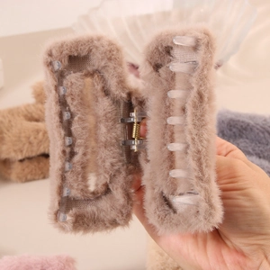 Grande pince à cheveux en peluche marron clair avec ressort doré pour l'automne