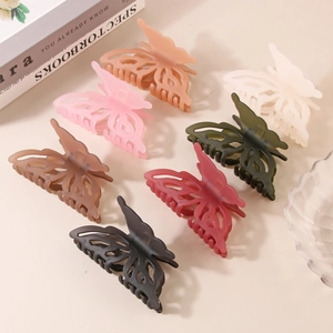 Pinces à Cheveux Papillon Évidées Françaises pour Femmes Grande Griffe en Plastique Mat Élégant Accessoire de Coiffure