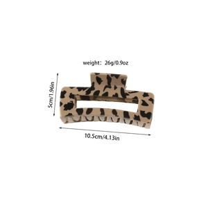 Detailed dimensions of large leopard print hair claw clip showing 10.5cm length and 26g weight