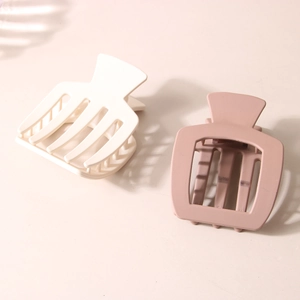Lot de deux pinces à cheveux géométriques mates en blanc crème et rose poudré