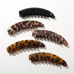 Set of 5 minimalist matte banana hair clips in solid black and tortoise shell patterns