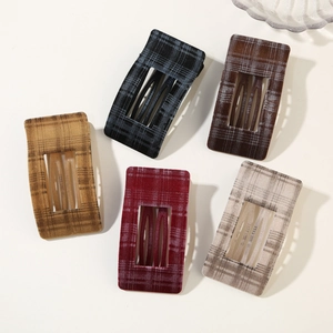 Lot de cinq pinces à cheveux rectangulaires à carreaux floqués en couleurs variées