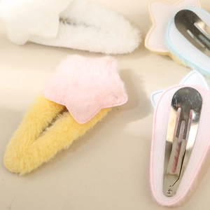 Set aus Plüsch-Haarspangen in Sternform mit buntem Kunstfell und Metall-BB-Clips