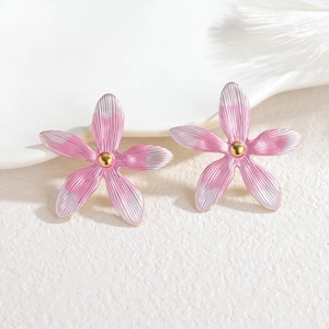 Boucles d'oreilles à fleurs dégradées roses avec cœur doré pour femmes élégantes