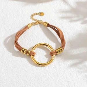 Bracelet rétro en cuir marron multicouche avec anneau géométrique doré poli