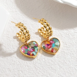 Orecchini a cuore vintage francesi in oro con intarsio di pietre colorate a conchiglia