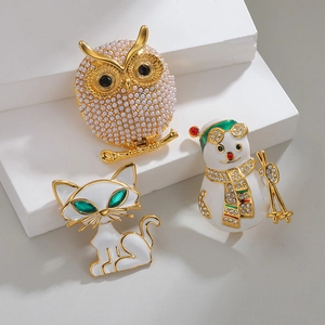 Ensemble de broches créatives de Noël avec bonhomme de neige hibou et chat perlé