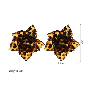Detailed view of leopard print acrylic flower earrings with dimensions and gold center