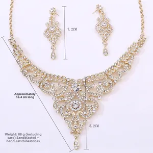 Détails du set de bijoux de mariée en strass avec les mesures de l'ensemble