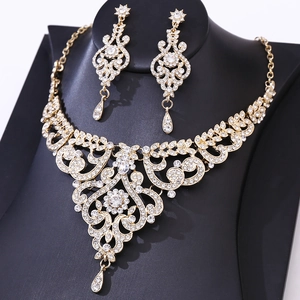Luxe Vintage Alliage Strass Fleur Collier Boucles d'Oreilles Parure Élégante Goutte d'Eau Cristal Mariage Bijoux Pour Femmes
