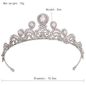 Détail de la couronne de mariée de luxe en zircons AAA avec 5cm de hauteur et 15,5cm