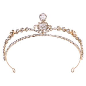 Couronne de mariée de luxe avec zircons scintillants et cristal goutte sur base dorée