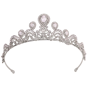 Couronne de mariée luxueuse en argent avec zircons AAA et cristaux en goutte d'eau