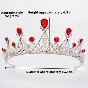 Couronne de mariée or rose et cristaux rouges : hauteur 6,3 cm, diamètre 15,2 cm, poids 92g