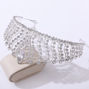 Magnifique diadème de mariée argenté avec zircon poire et strass étincelants pour mariage