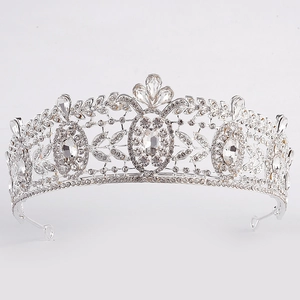Luxurious Baroque bridal crown with silver alloy and sparkling multi-crystal rhinestones