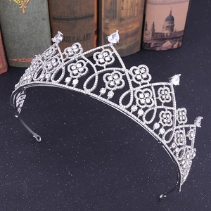 Elegant European style silver bridal tiara crown with zircon floral clusters and clover patterns