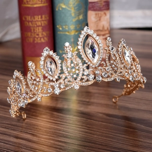 Goldenes Braut-Tiara mit funkelnden Kristall-Steinen im Vintage-König-Design