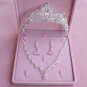 Luxury Bridal Jewelry Set Zircon Alloy Tiara Necklace Earrings Wedding Banquet Elegant Baroque Vine Leaf Style Women Jewelry