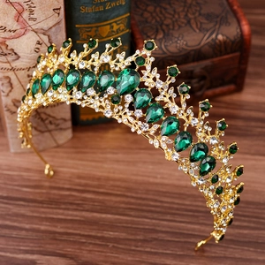 Couronne de mariée de luxe avec pierres émeraude et strass brillants sur base dorée