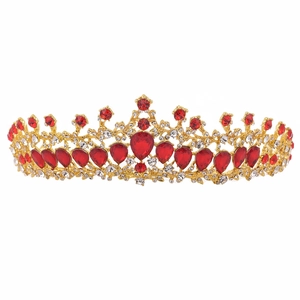 Détail de la couronne de mariée de luxe avec pierres rouges en poire et cristaux brillants