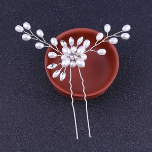 Épingle à cheveux de mariée artisanale avec perles et cristaux sur pince en U argent