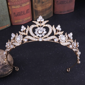 Couronne de mariée baroque dorée avec feuilles et strass étincelants pour mariage