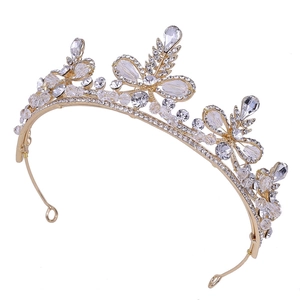 Tiare de mariée dorée élégante avec strass en cristal étincelants et motifs de feuilles