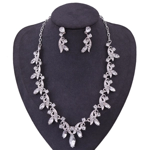 Elegant Bridal Alloy Rhinestone Necklace And Earrings Silver Color Crystal Floral Leaf Pendant Jewelry Wedding Party Ornament