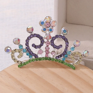 Couronne en argent élégante avec strass colorés pour coiffures de fête et spectacles