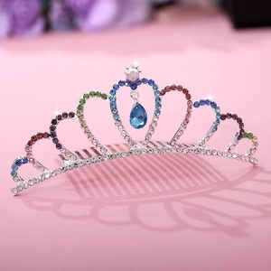 Corona da sposa in cristallo colorato con gemma a goccia blu e montatura a cuore argento