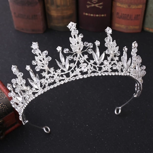 Exquisite silberne Brautkrone mit Kristallperlen und Straß für Hochzeitsfrisuren