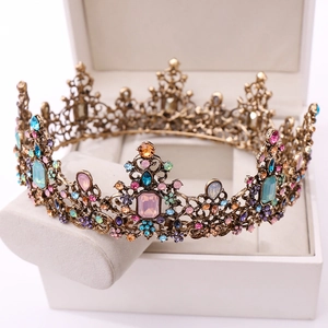 Couronne baroque ronde de luxe vintage avec pierres colorées pour mariée